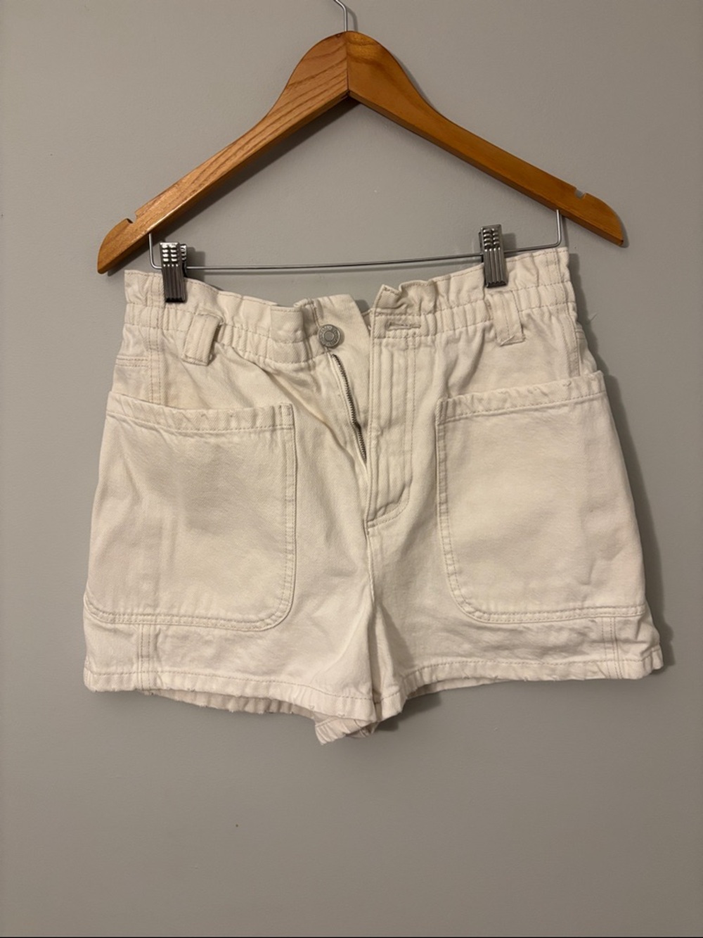 Zara Cream High-Waist Front Pocket Shorts
